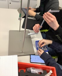 Vorschaubild Schwingungen und Wellen