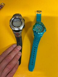 Vorschaubild Uhr schwarz / Uhr blau