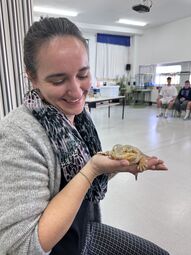 Vorschaubild Frau Dominick hat sich schnell mit dem kleinen „Manolo“ angefreundet.